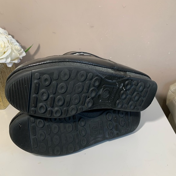 SOLD TECNICA THE ORIGINAL MOON BOOTS Patent - Picture 8 of 10